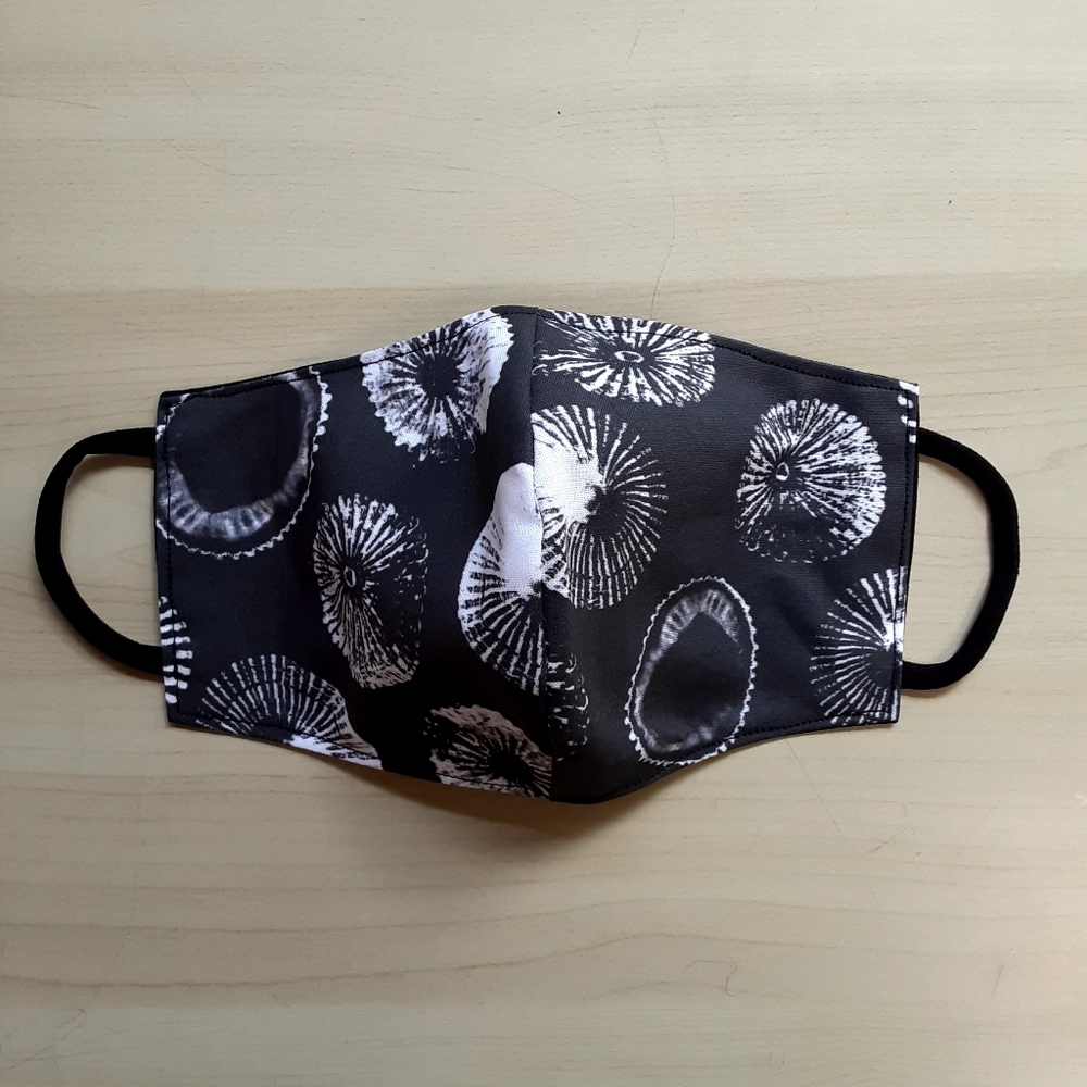 2Pk Reversible Face Mask - Picture 3 of 3
